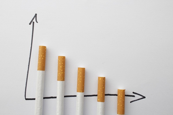 graph showing reducing cigarette use